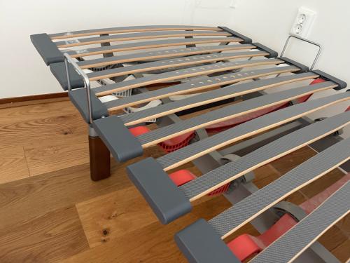 Gratis af te halen: swiss sense bedframe eenpersoons