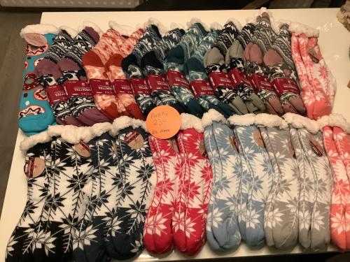 Partij leuke fluffy huissokken. ( partij 234)