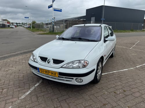 Renault megane bj 2002  1250 euro