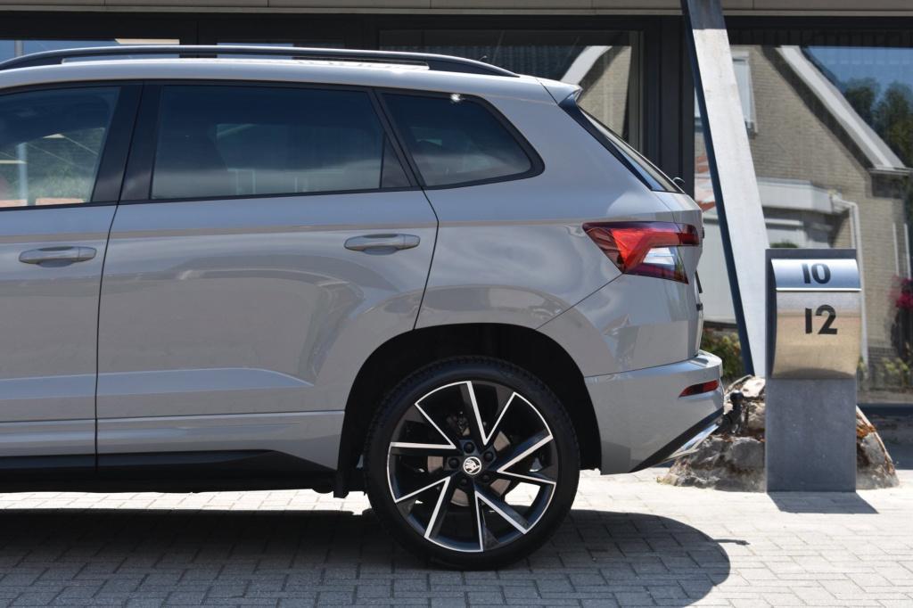Skoda Karoq 1.5 tsi act sportline | trekhaak | steel grey | adaptieve cruis