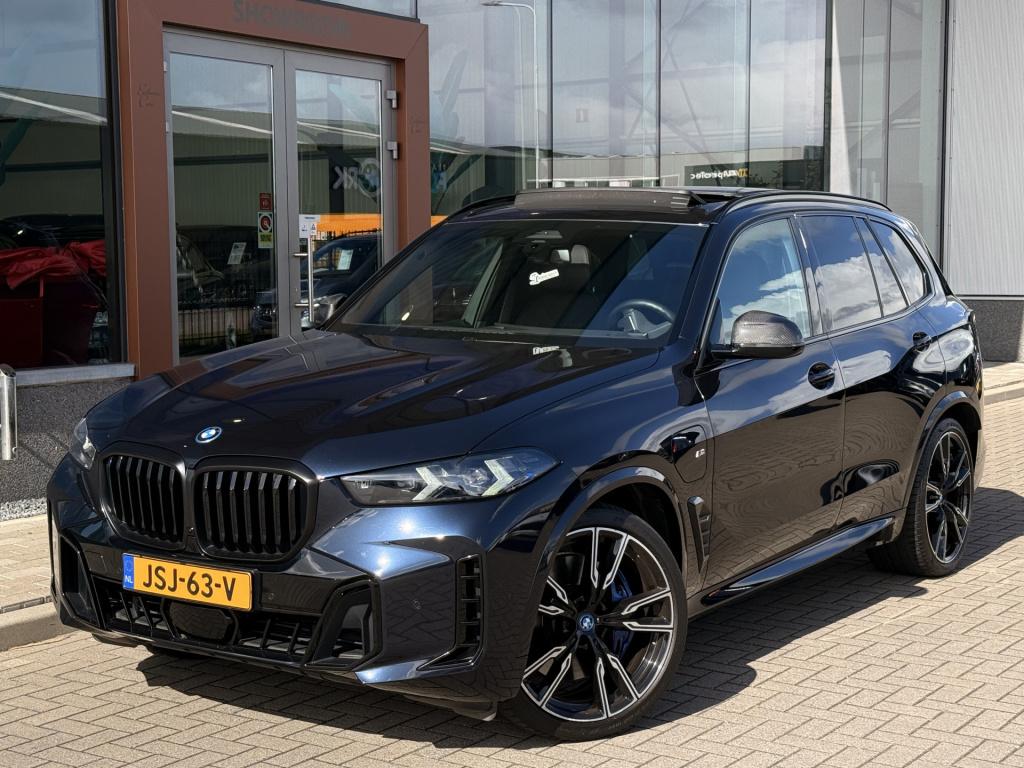 BMW X5 xdrive50e m-sport | carbon | pano | memory | stoelverwarming / verko