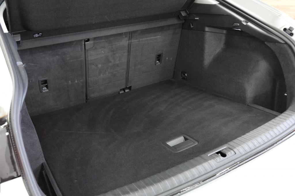 Audi Q3 sportback 35 tfsi s edition | matrix | driveselect | alcantara |