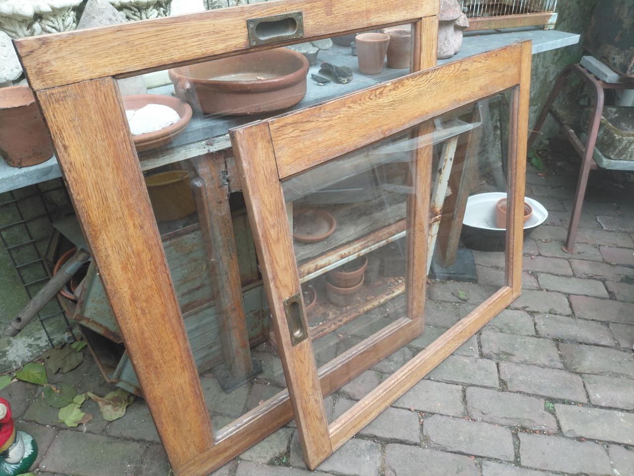 Glazen schuifdeurtjes voor kast of toontafel