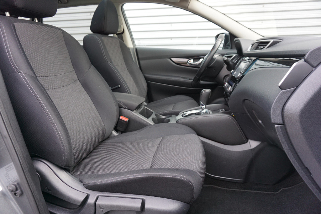 Nissan Qashqai 1.2 connect edition automaat climate / navi / 360 camera / c