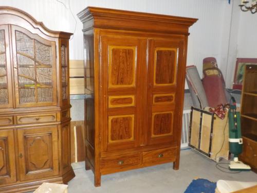 Mooie kwaliteit antieke kleren/hangkast met 2 laden OPRUIMPRIJS 95 euro