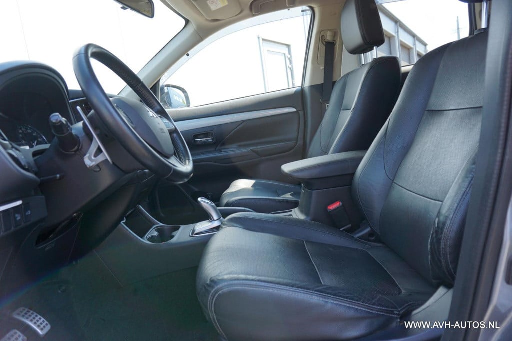 Mitsubishi Outlander 2.0 phev instyle