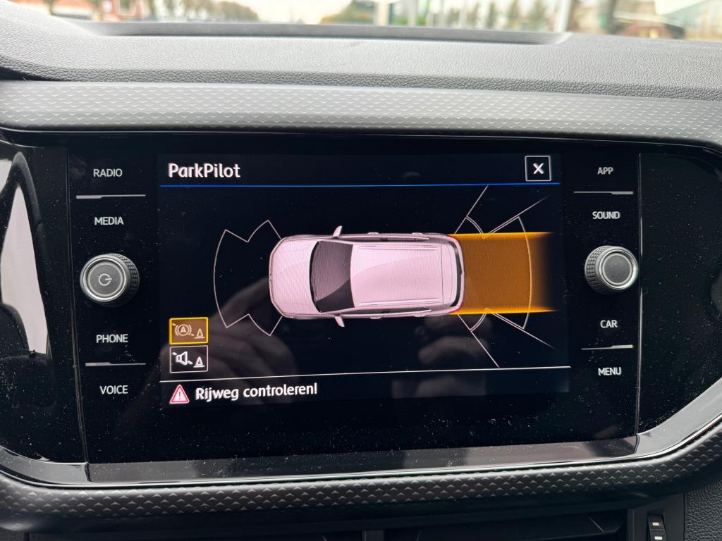 Volkswagen T-cross 1.0 tsi life automaat , apple carplay , trekhaak