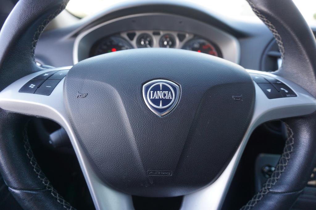 Lancia Delta 1.4-16v oro climate / navi / cruise / parkeers. / elektr. rame