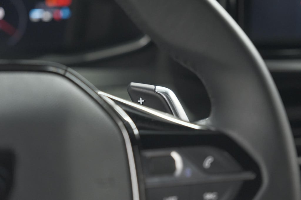 Peugeot 2008 puretech 130 eat8 blue lease allure | camera | navigatie | par