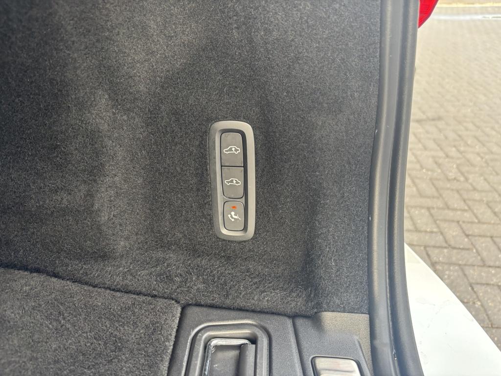 Volvo XC60 t6 398pk recharge bright inscription| luchtvering| adap.cruise|