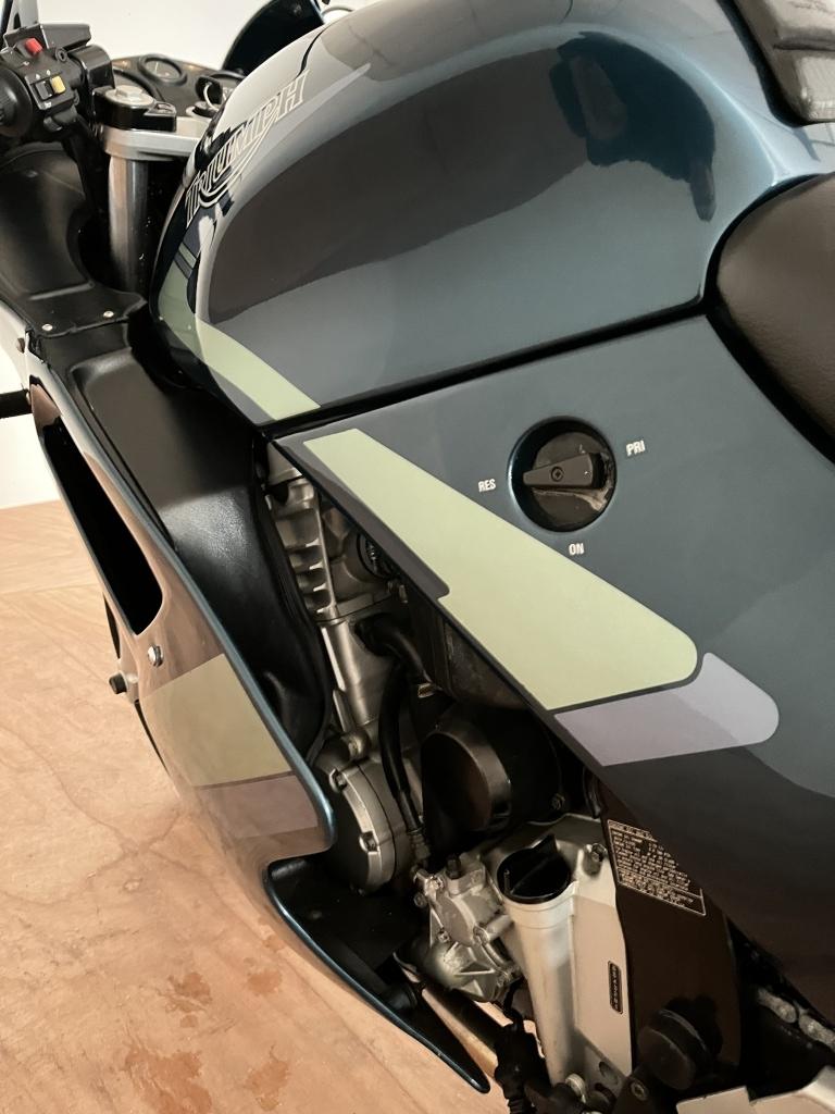 Triumph Trophy tour 900