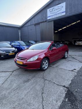 Peugeot 307 cabrio met weinig kilometers