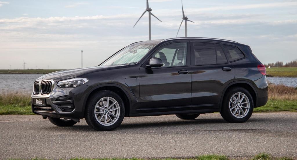 BMW X3 xdrive30e high executive bruin leer / panorama dak / automaat / plug