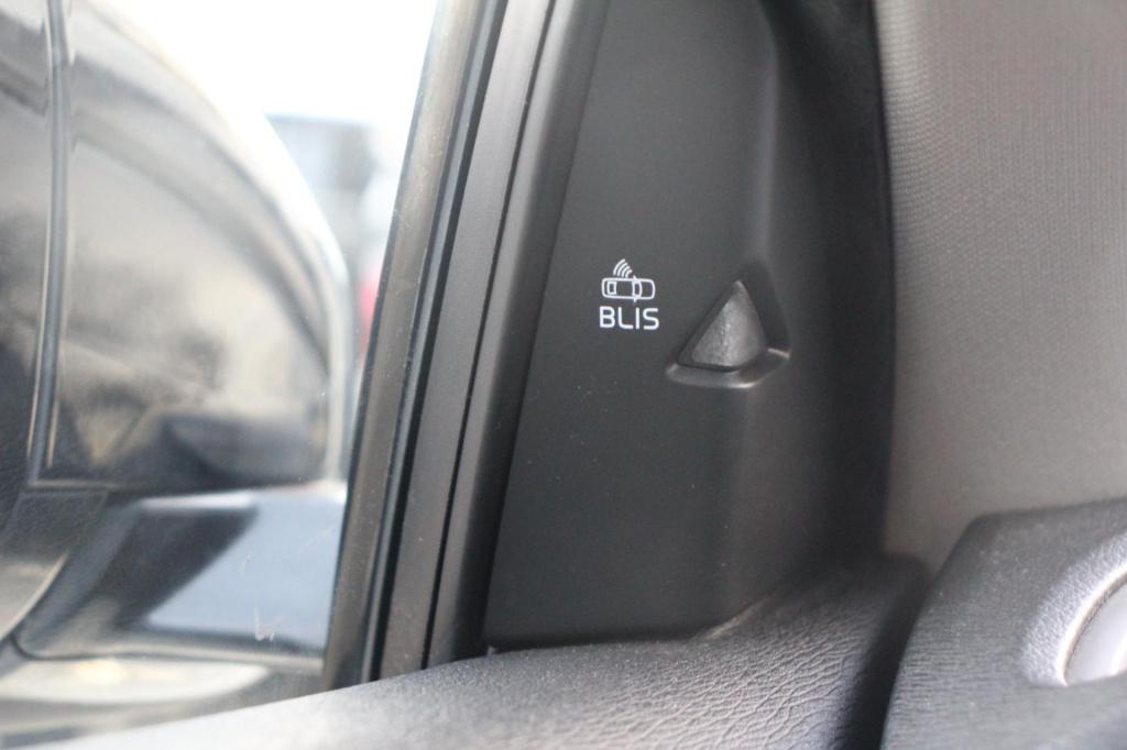 Volvo V40 cross country 2.0 t5 awd summum h&k - full options - panoramadak 