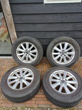 Mazda cx5 velgen met winterbanden 17 inch