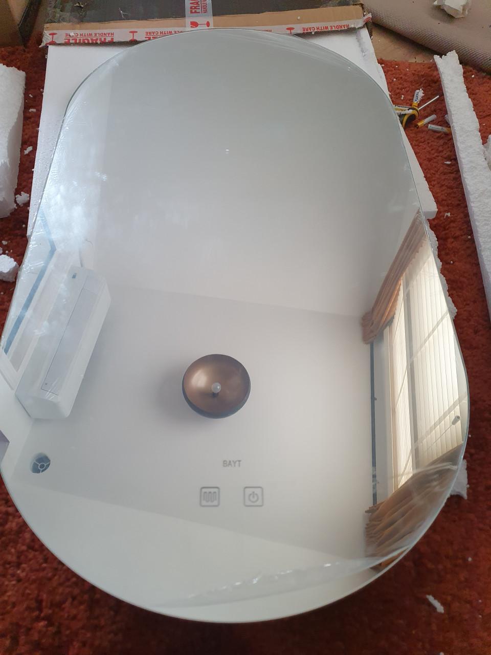 Bayt LED badkamerspiegel ovaal 50x90 anti-condens nieuw