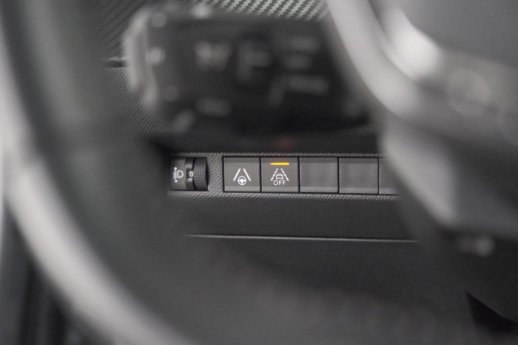 Peugeot 208 puretech 100 eat8 allure | adaptieve cruise control |  camera |