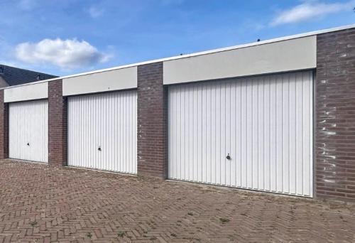 Te huur: garage te Oostburg