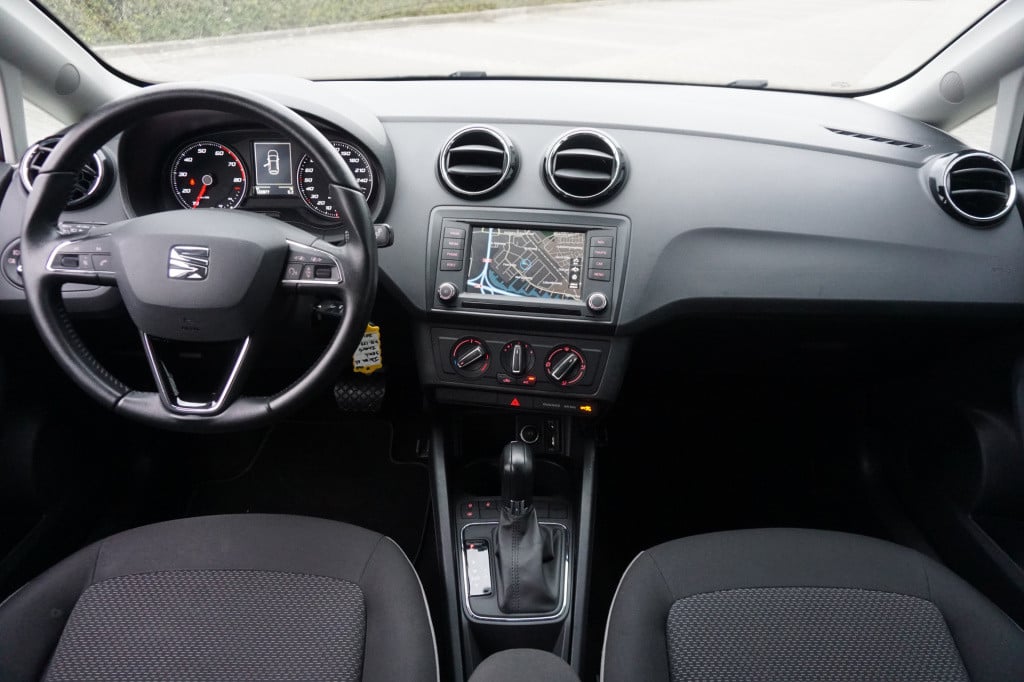 Seat Ibiza st 1.0 ecotsi style connect automaat - airco / navi / cruise / p