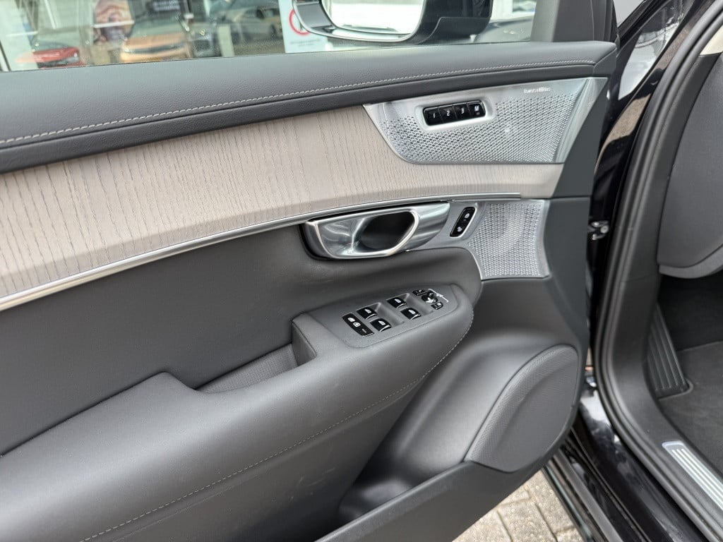 Volvo XC90 t8 455pk recharge ultra dark| full options black edition| trekha