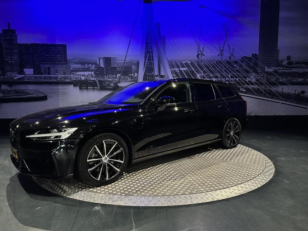 Volvo V60 2.0 t6 plug-in hybrid awd plus dark long range my2023 *1e eigenaa