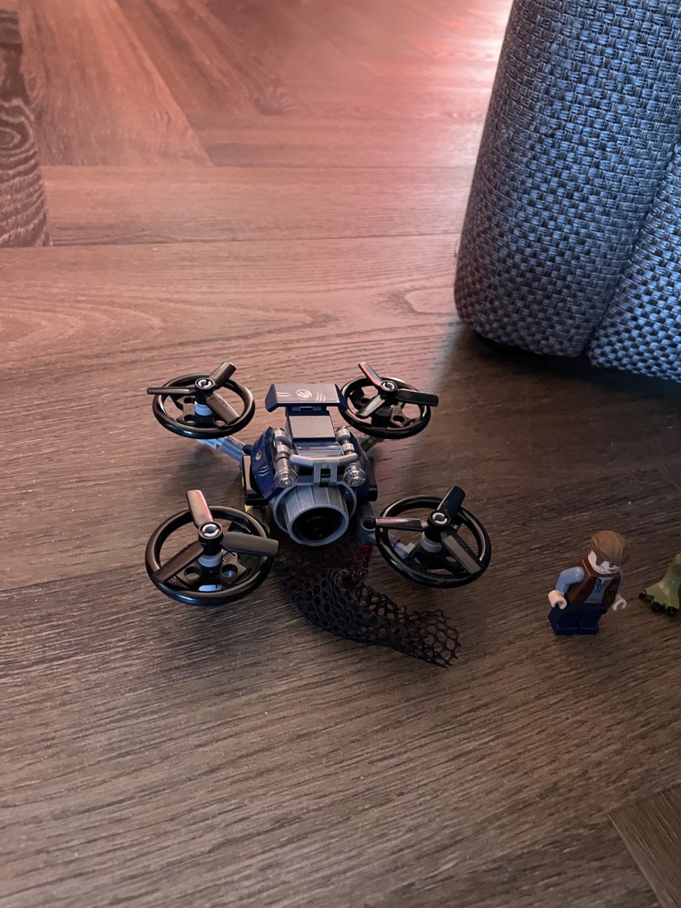 Lego Jurassic world: Dilophosaurus ontsnapt 75934