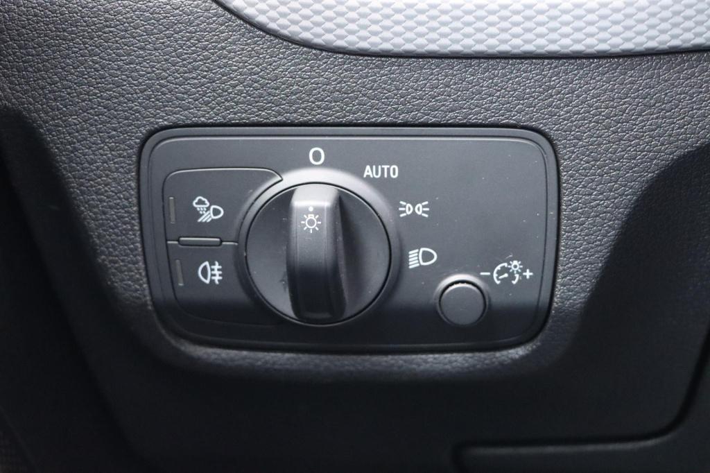 Audi Q2 35 tfsi s edition 150pk s-tronic | panoramadak