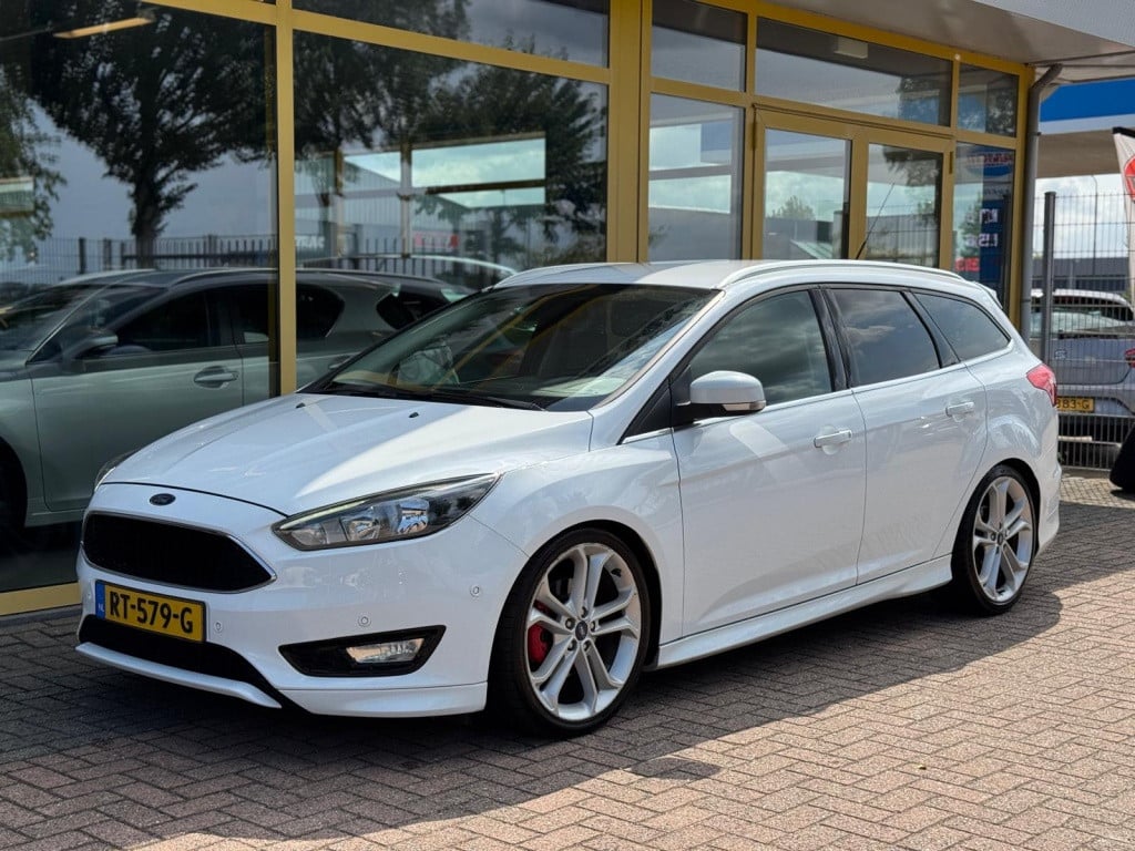 Ford Focus wagon 1.5 titanium edition