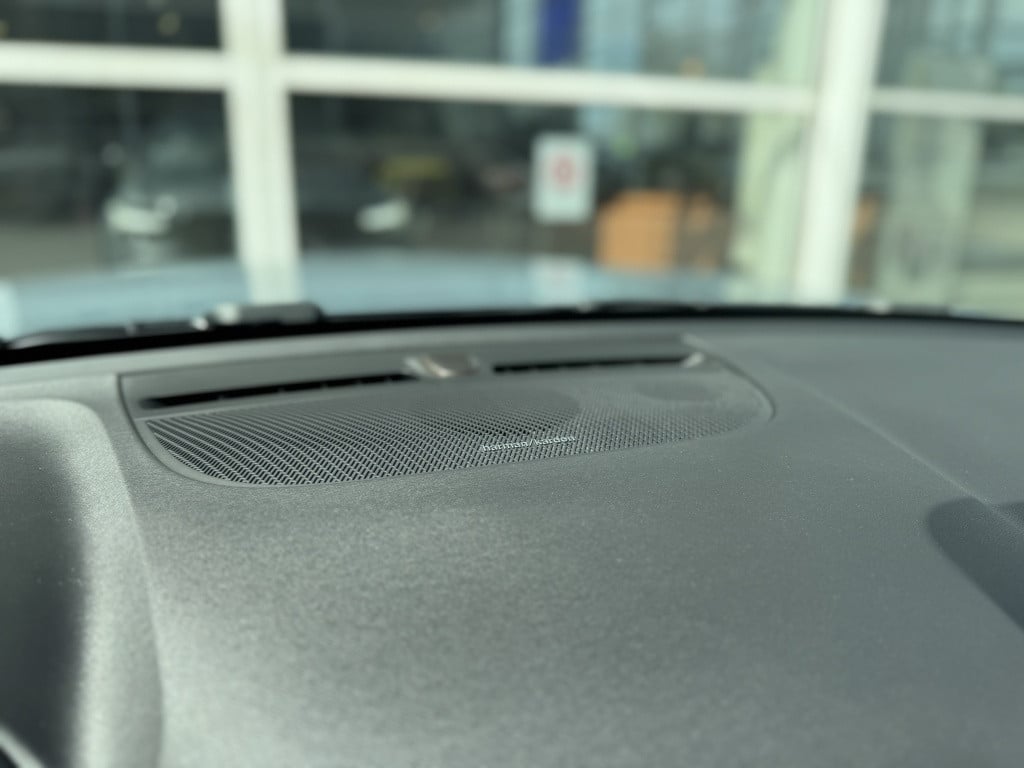 Volvo XC40 t4 190pk r-design| adap.cruise| trekhaak| stoel.verw| h&k sound