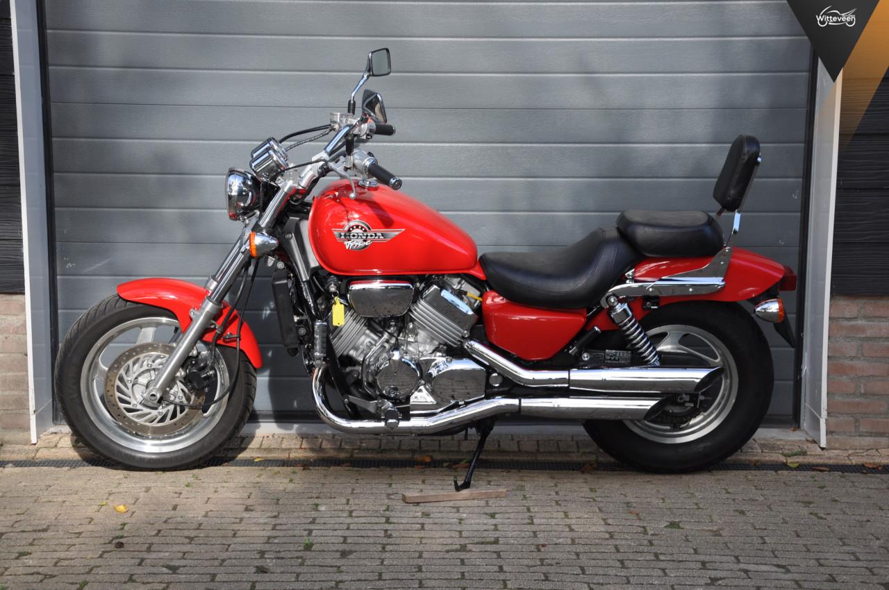 Honda Magna 750