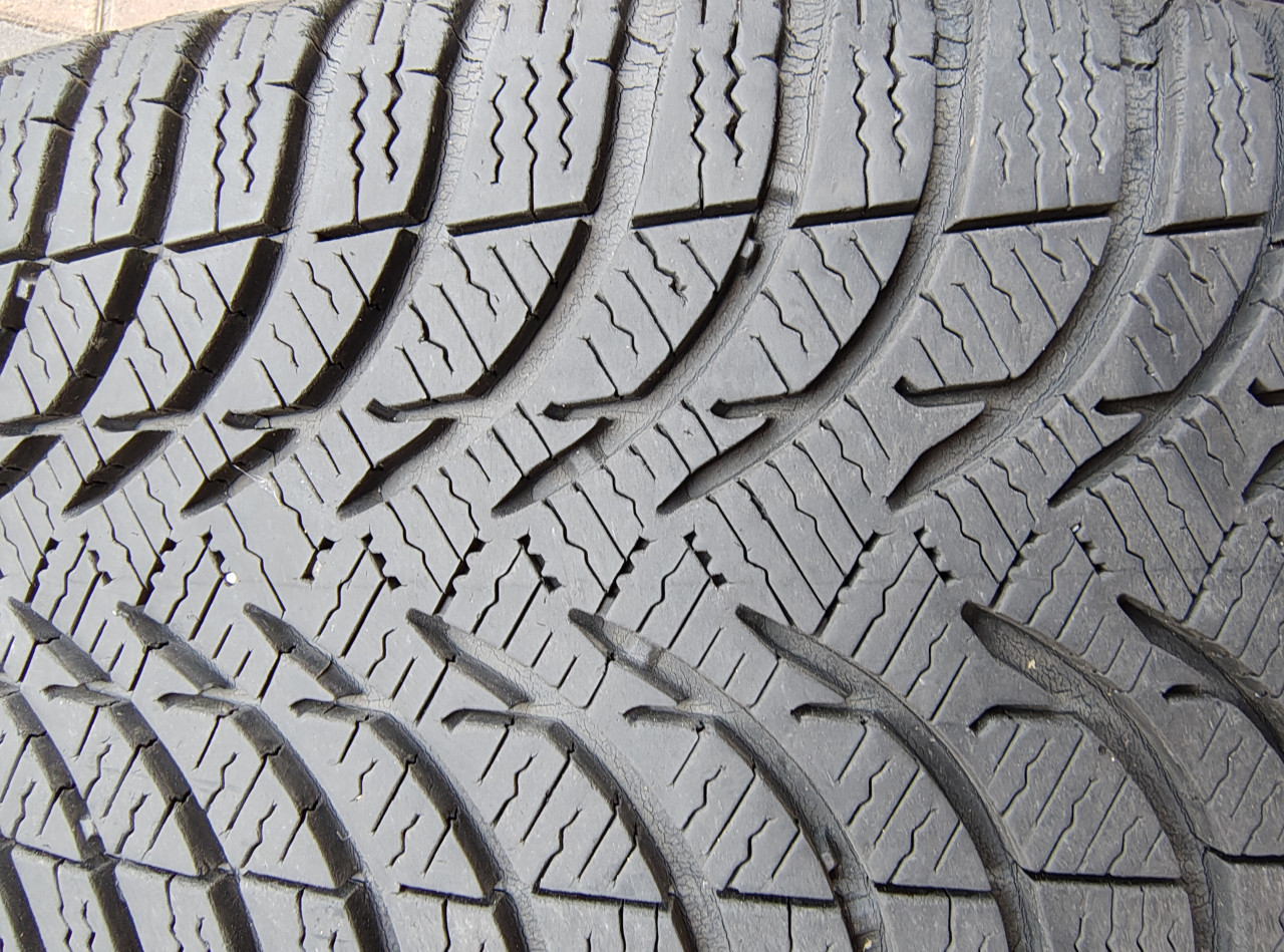 A246 set Mercedes velgen met winterbanden Michelin Alpine 205/55 R16