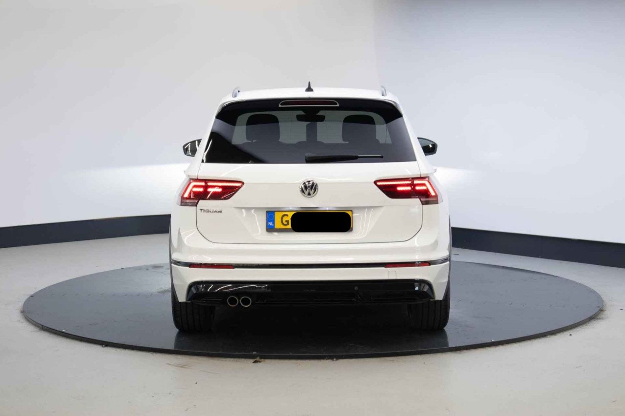 Volkswagen  Tiguan 1.5 TSI ACT Highline Business R | 20 Inch | Led |