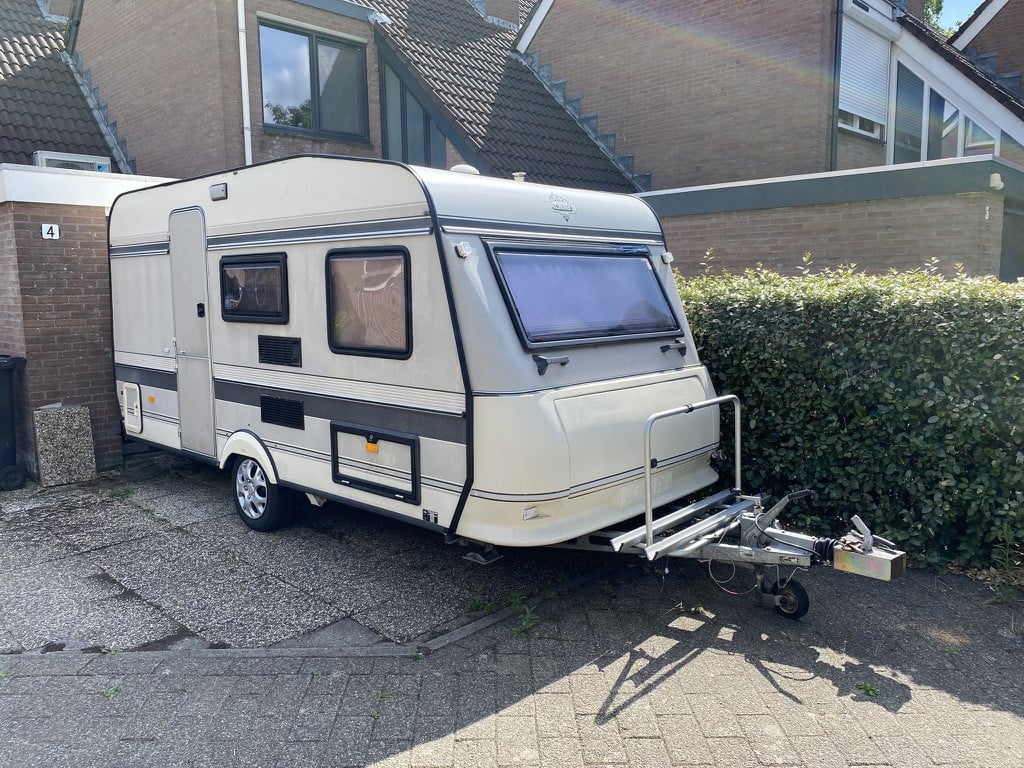 Gepimpte Hobby Classic 10D 420 Voortent+Luifel - Instapklaar