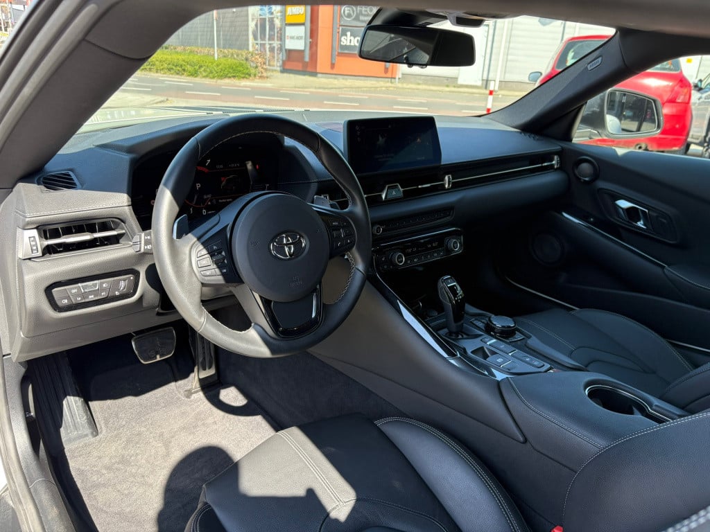Toyota Supra 2.0 launch premium