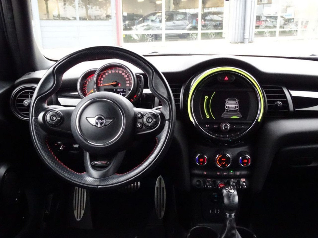 Mini Cooper mini 1.5 serious business automaat | jcw pack | king's cross