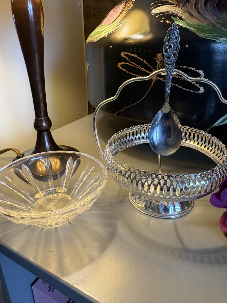 Verzilverd schaaltje met glazen binnenpot