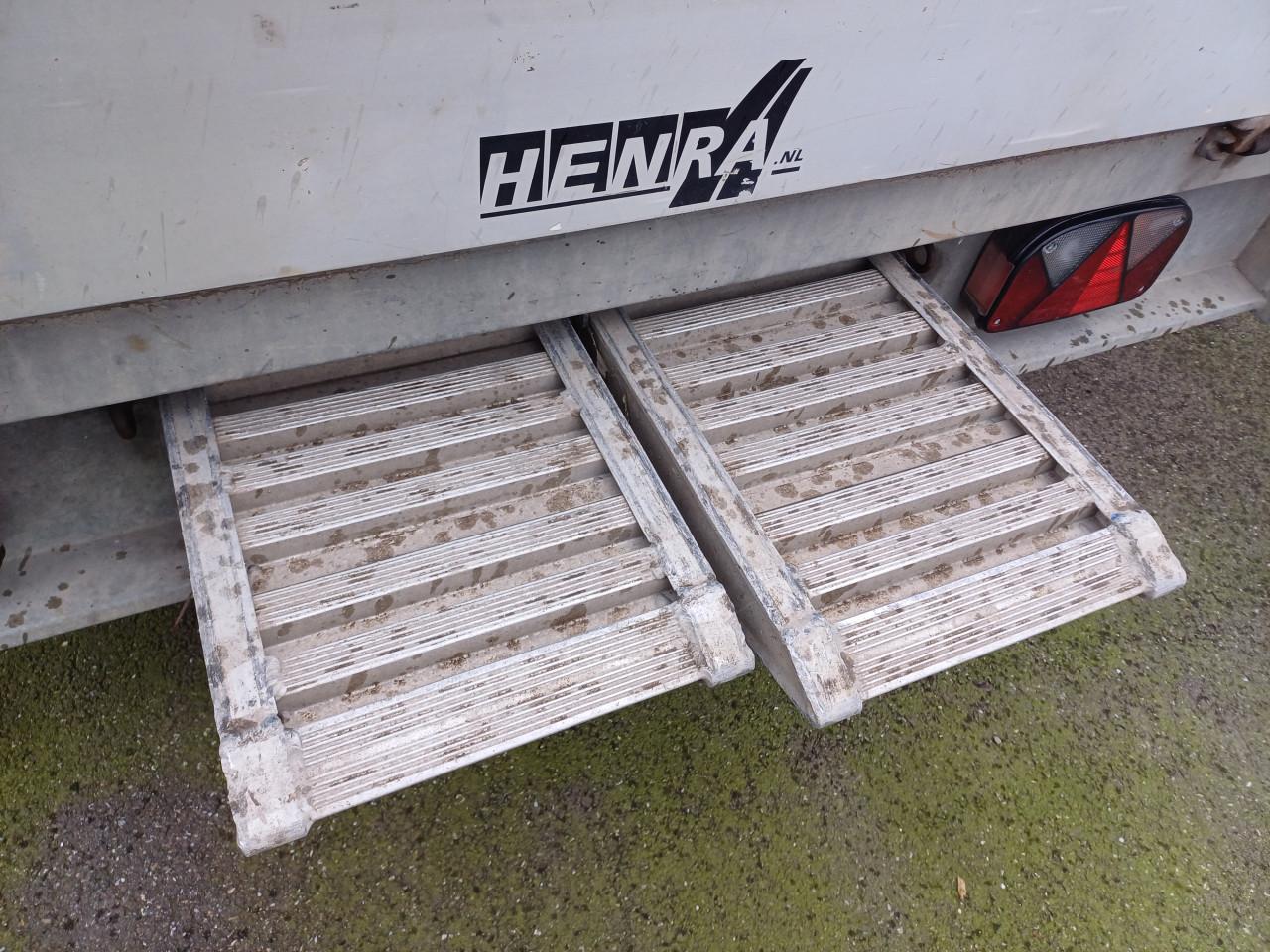 Henra plateauwagen met rijplaten 400x185 2700KG