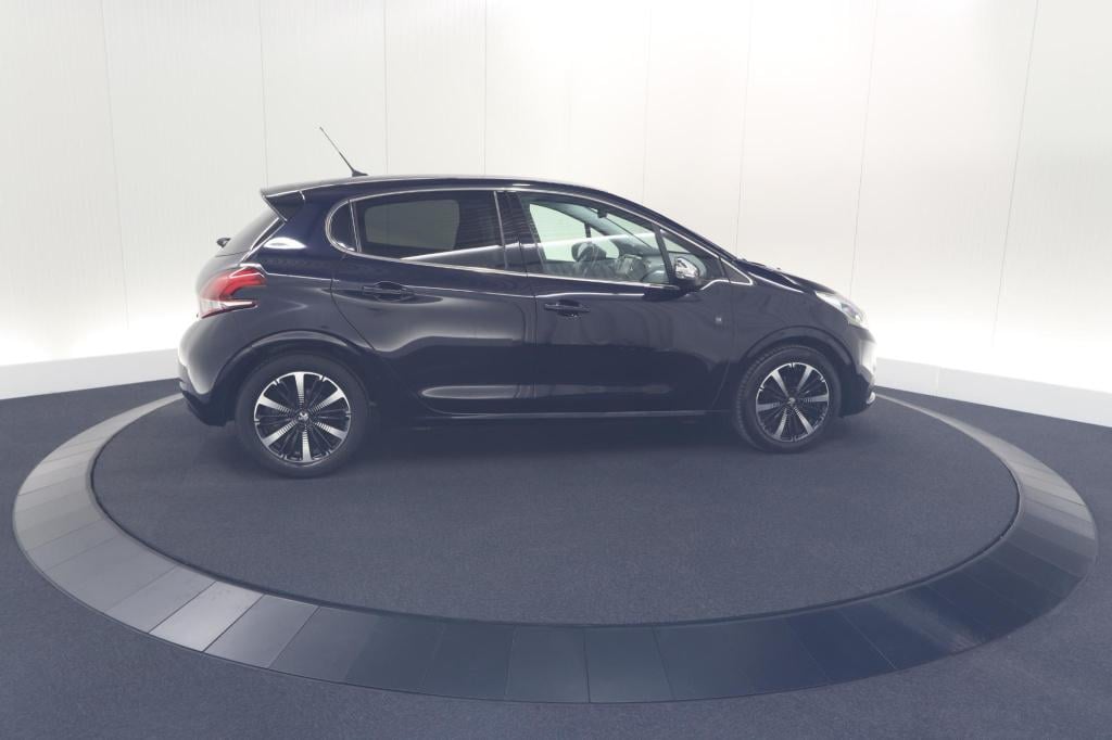 Peugeot 208 puretech 110 tech edition | camera | apple carplay | parkeersen