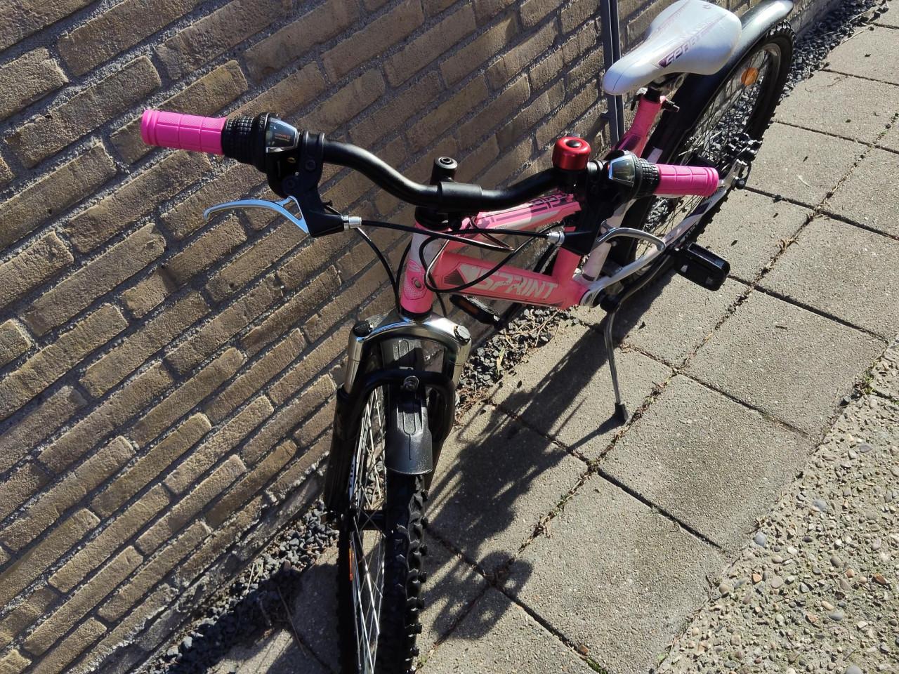Te koop 24 inch meisjes mountainbike