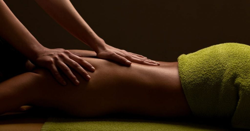Ontspannings massage/Lomi gericht geen happy end)