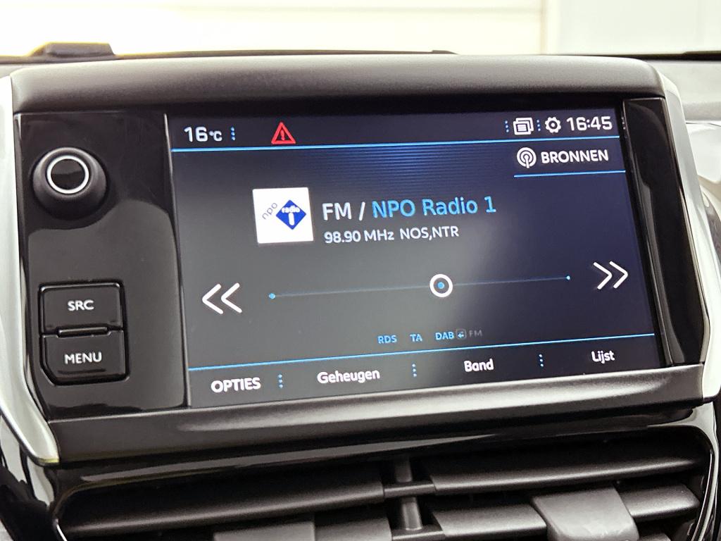 Peugeot 2008 110 pk allure | rijklaar | panoramadak | trekhaak | camera |