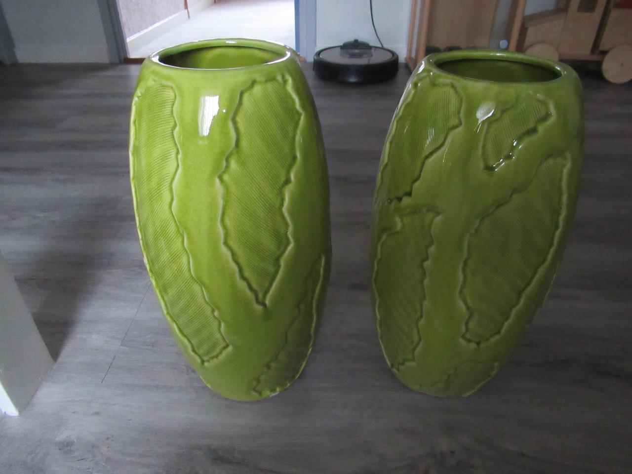 Vazen groen 44 cm hoog zgan, onbeschadigd.