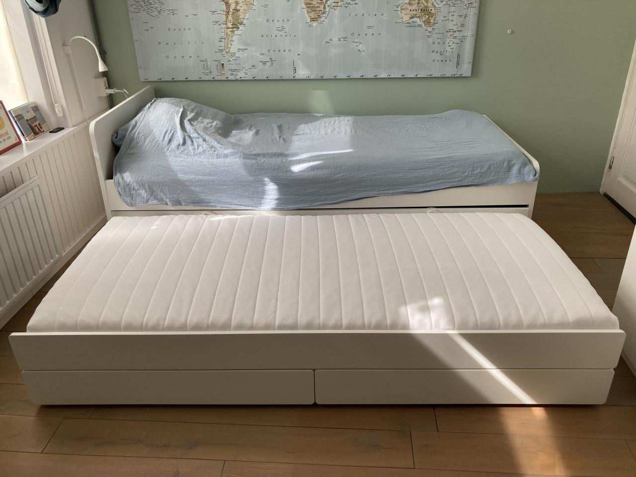 Bed met onderschuifbed en 2 lades IKEA Släkt 90 x 200 cm