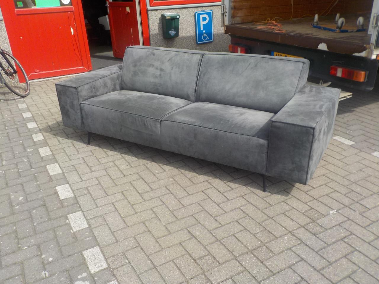 Mooie kwaliteit MONTEL bank 240 cm in zeer goede staat
