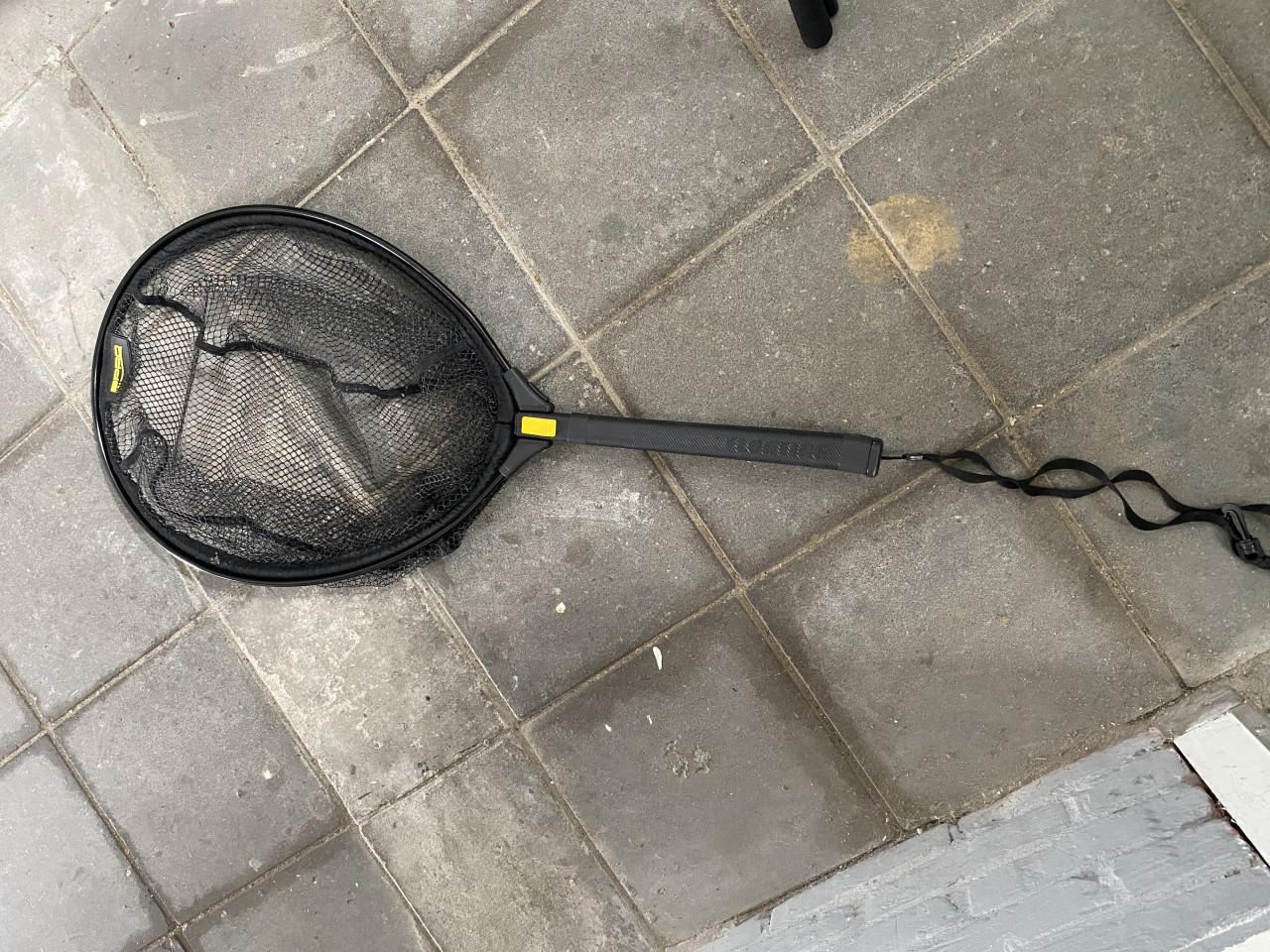 Fishing rod, chair, net, food, bag. All inclusife!