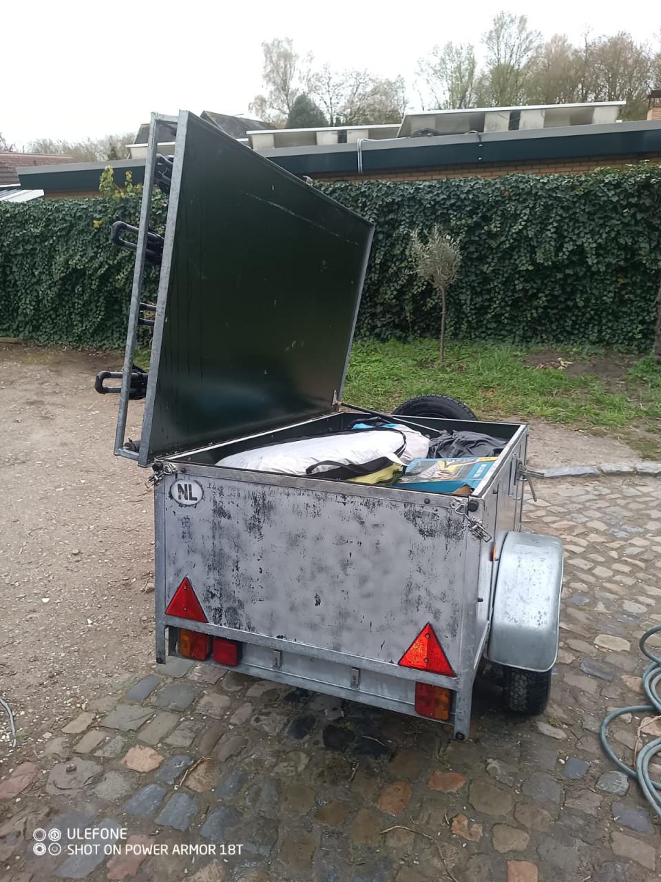Grote bagagekar met thule 4 persoons fietsendrager