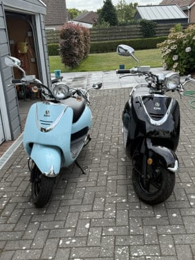 Sym Allo snorscooters twee stuks (prijs per stuk)