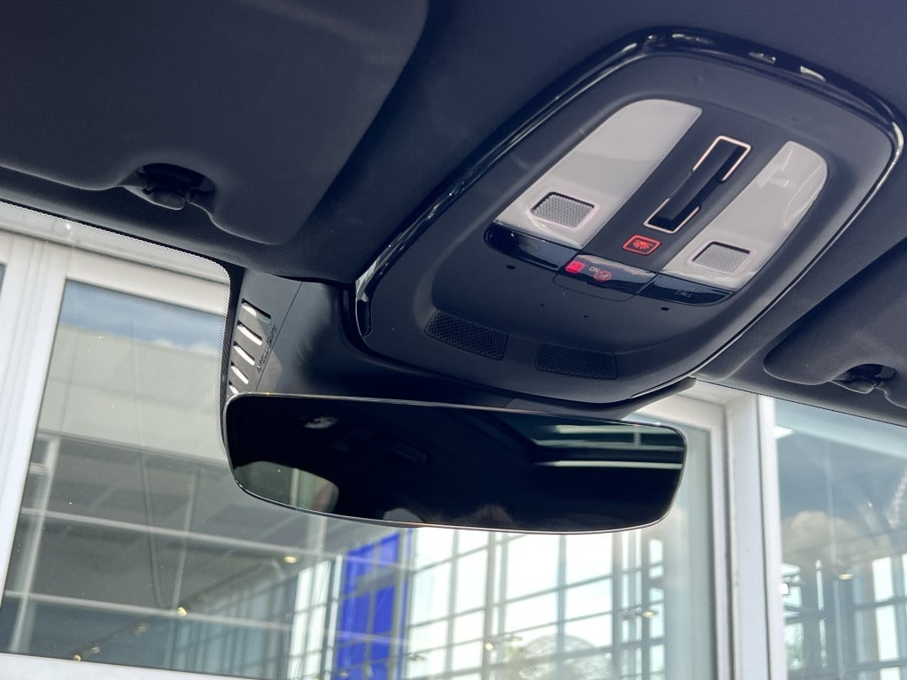 Volvo XC60 t6 340pk recharge r-design| luchtvering| panodak| adap.cruise| 3