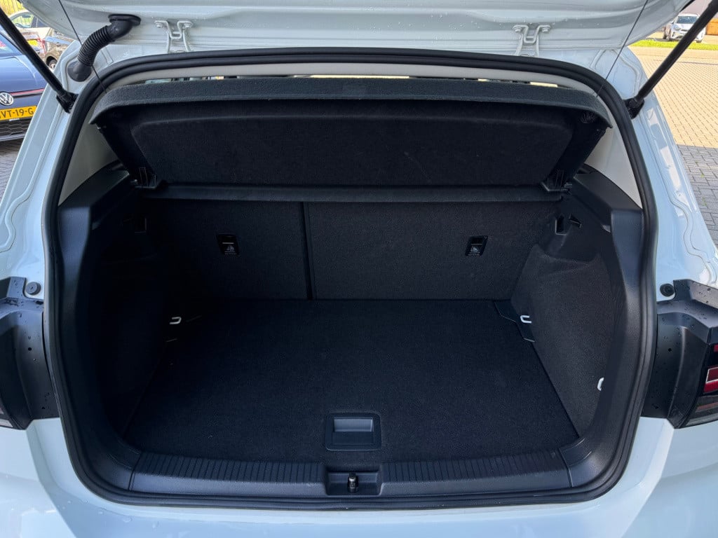 Volkswagen T-cross 1.0 tsi style * virtual cockpit * stoelverwarming * clim