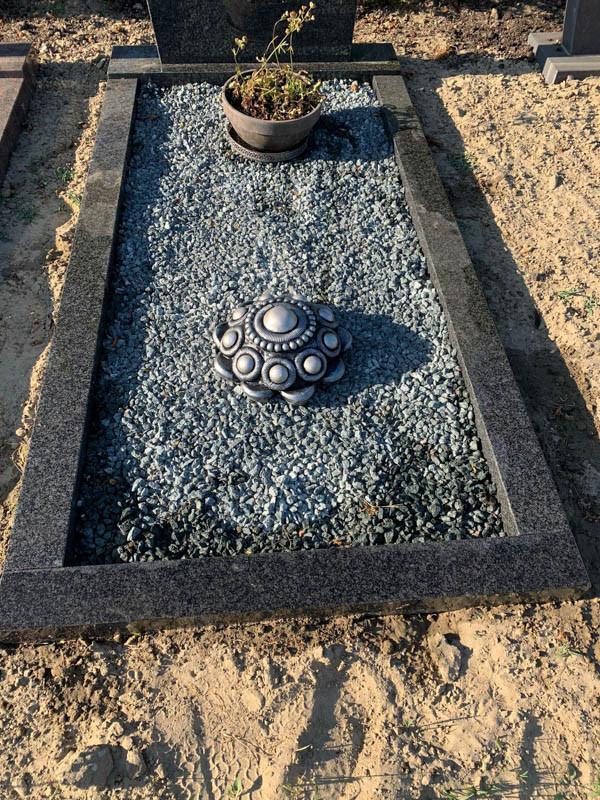 Zeeuwse hangknop beton - verkrijgbaar in 5 diameters en 4 kleuren.